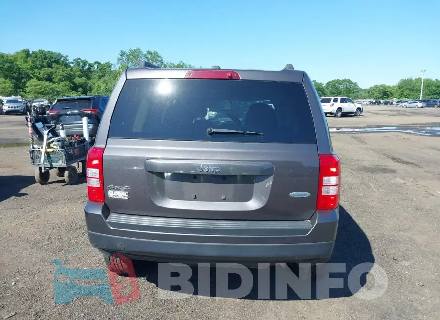 1C4NJRFB1GD661796 Photo# 16