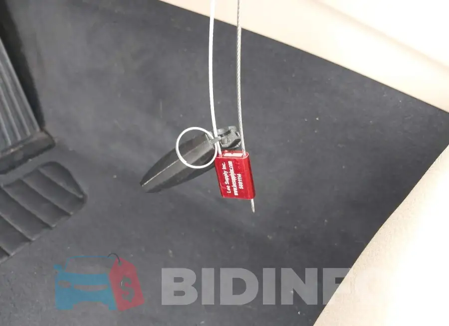 WBA8B9C32HK885001 Photo# 11