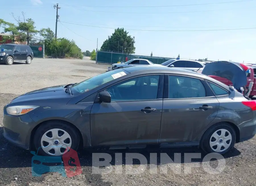 1FADP3E23FL333072 Photo# 14