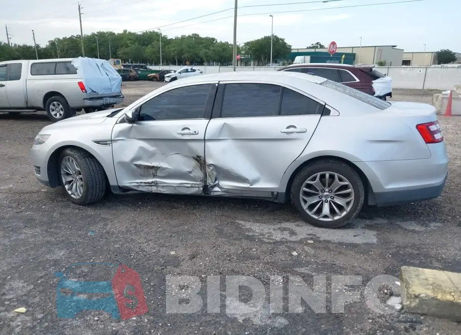 1FAHP2F8XFG146824 Photo# 14