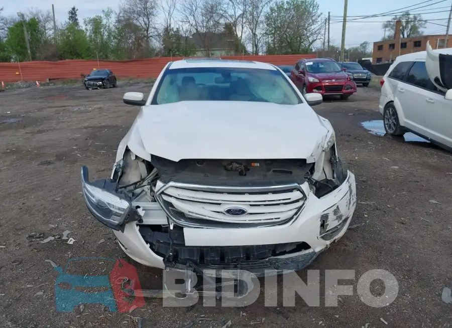 1FAHP2E89JG117129 Photo# 12