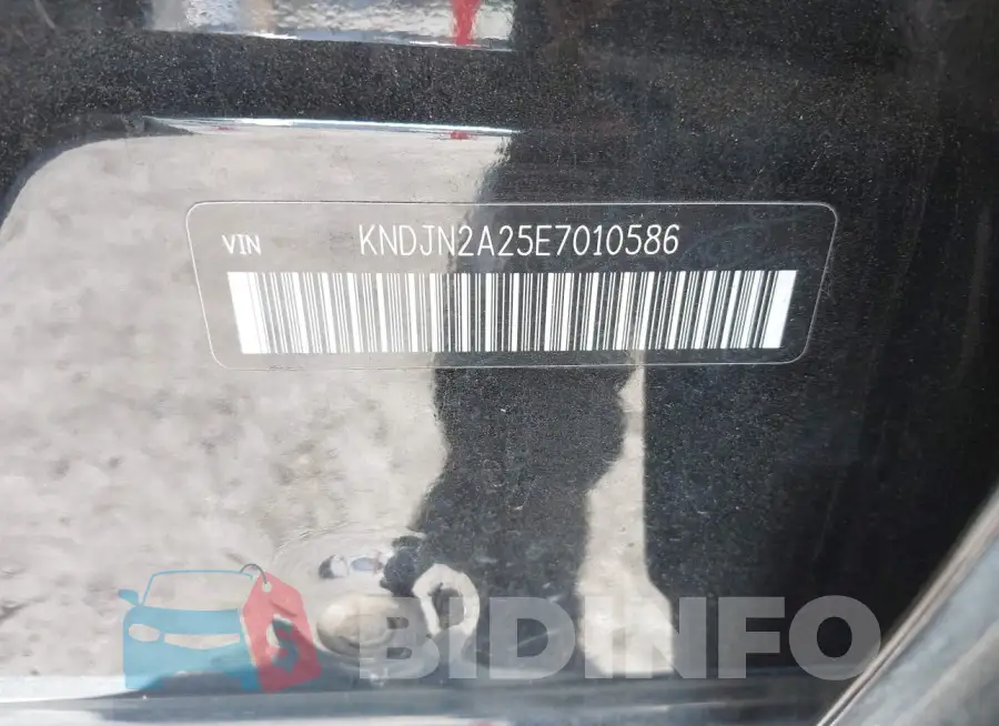 KNDJN2A25E7010586 Photo# 9