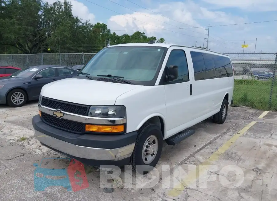 1GAZGNFP3J1250762 Photo# 2