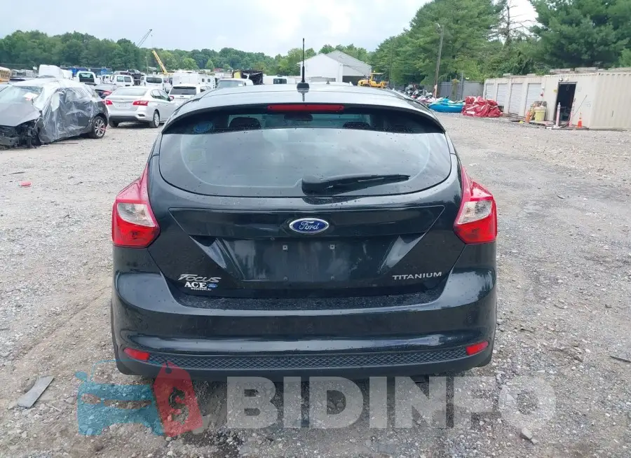 1FADP3N26EL353136 Photo# 16