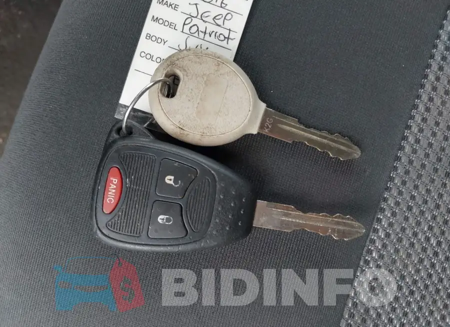 1C4NJPBA8GD575435 Photo# 11