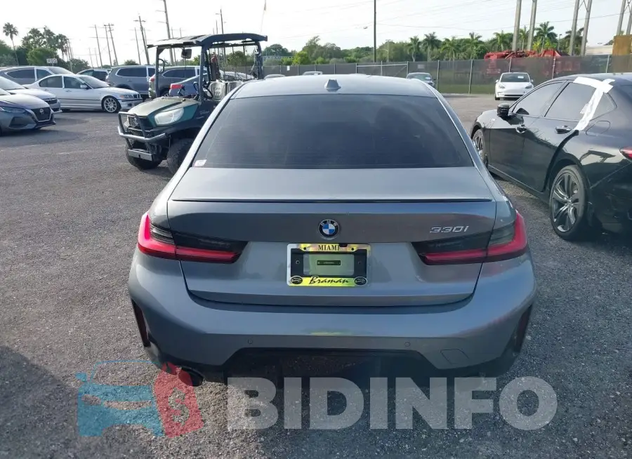 3MW69FF04R8D80437 Photo# 16