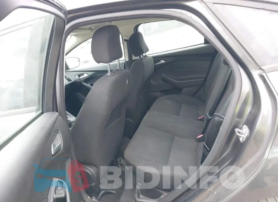 1FADP3F24FL300029 Photo# 8