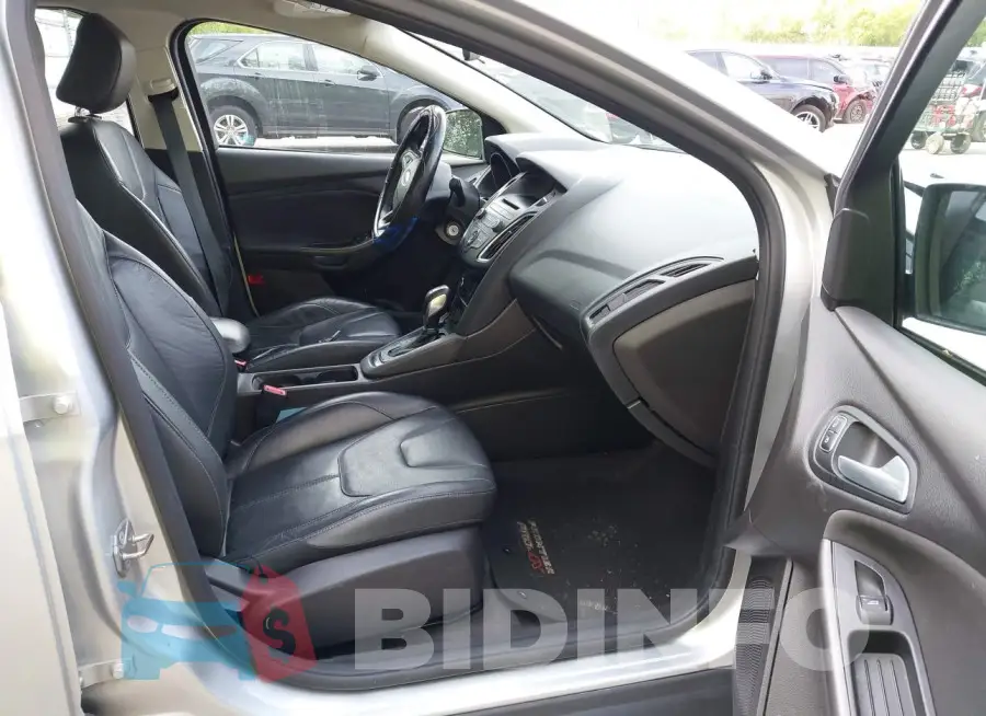 1FADP3F24GL321092 Photo# 5
