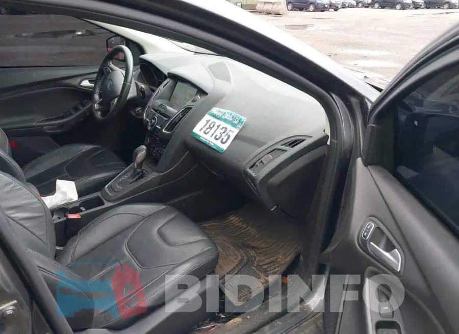 1FADP3M24HL239089 Photo# 5