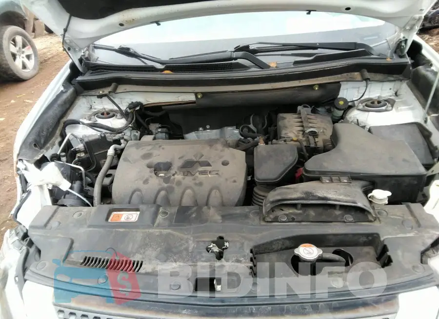 JA4AD3A31KZ006997 Photo# 10