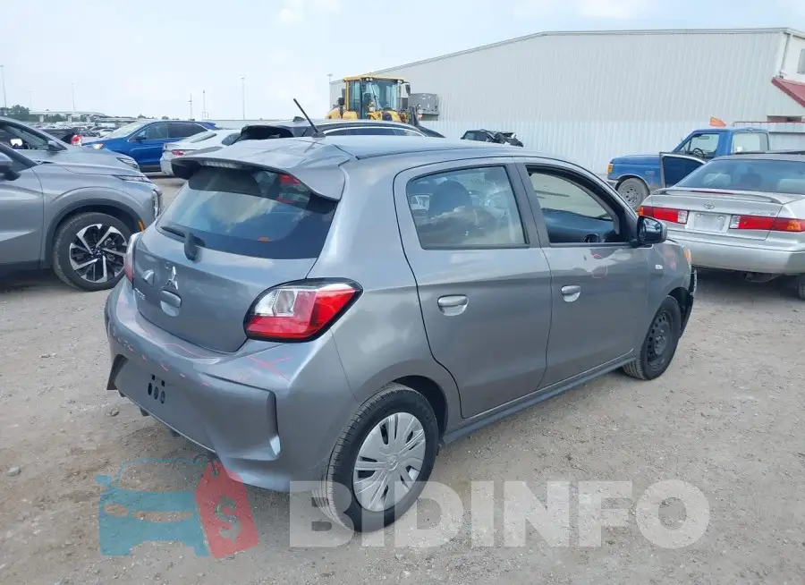 ML32AUHJ4MH011135 Photo# 4