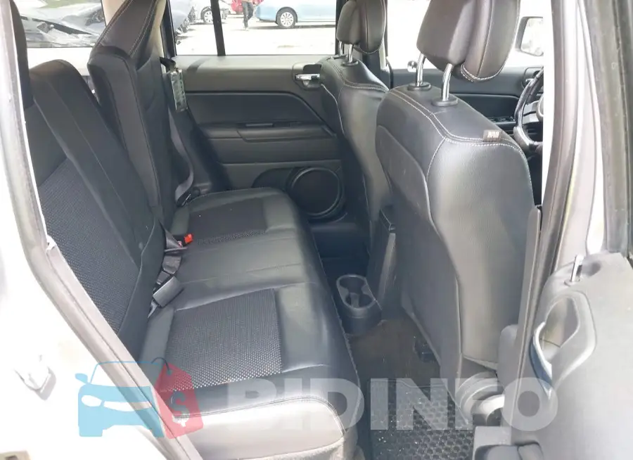 1C4NJPBA9GD604313 Photo# 8