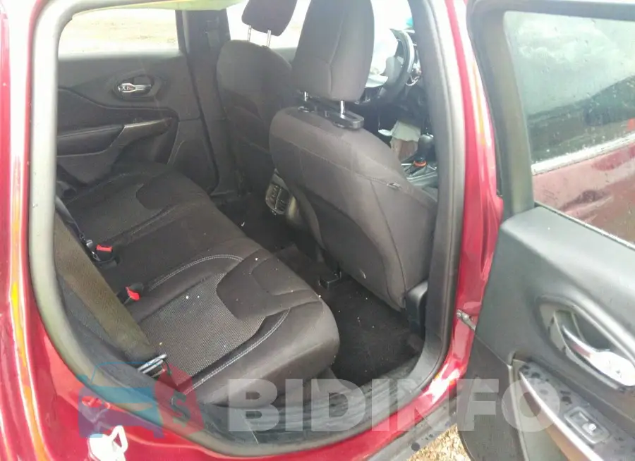 1C4PJLCB8KD241584 Photo# 8