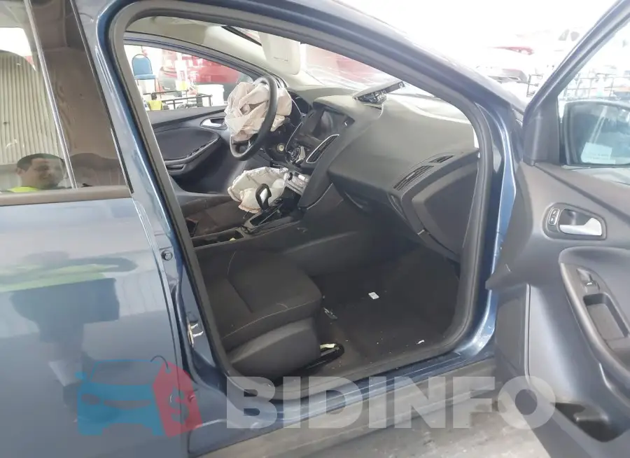 1FADP3M25JL220783 Photo# 5