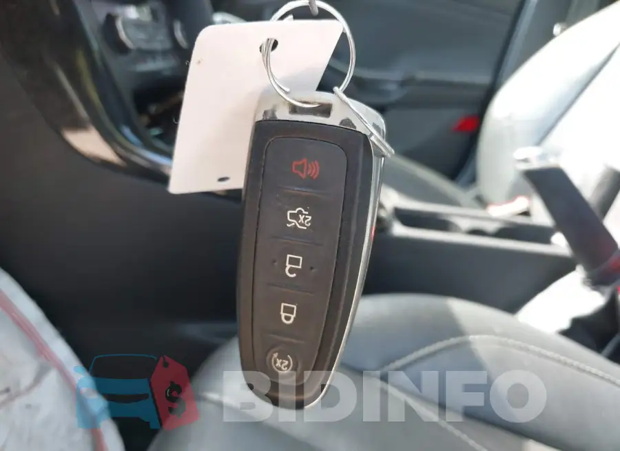 1FADP3N2XJL279374 Photo# 11