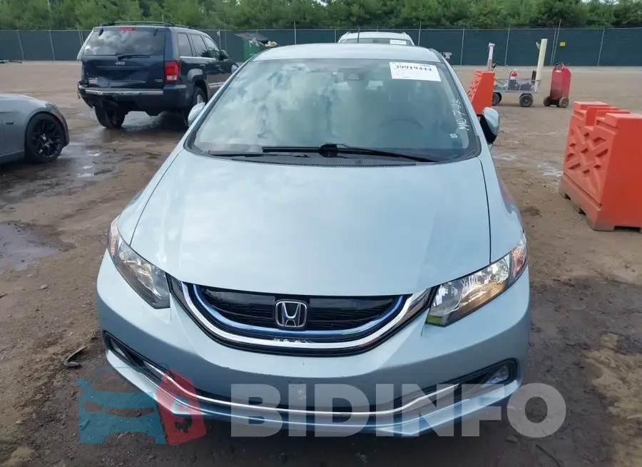 19XFB4F29FE000230 Photo# 12