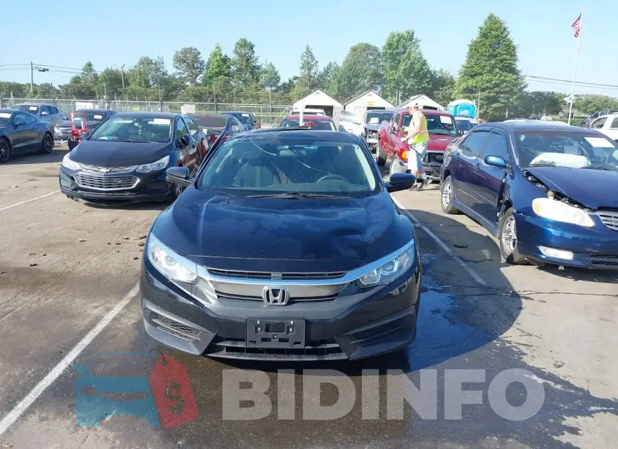 19XFC2F72GE070165 Photo# 12