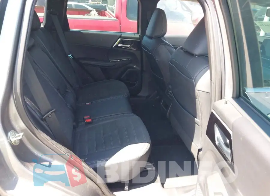 JA4J3UA8XPZ014253 Photo# 8