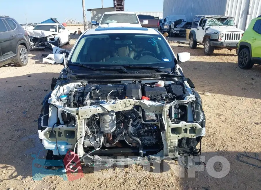 19UDE2F74NA001884 Photo# 11