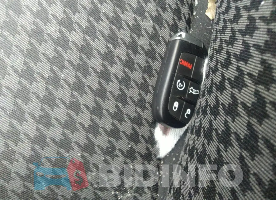 2C3CDXHG5KH622205 Photo# 11