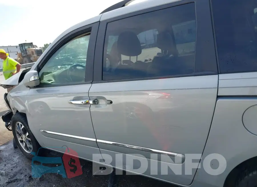 KNDMH4C71E6546305 Photo# 13
