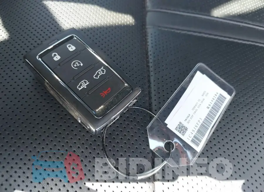 1C4SJSFP3RS150286 Photo# 11