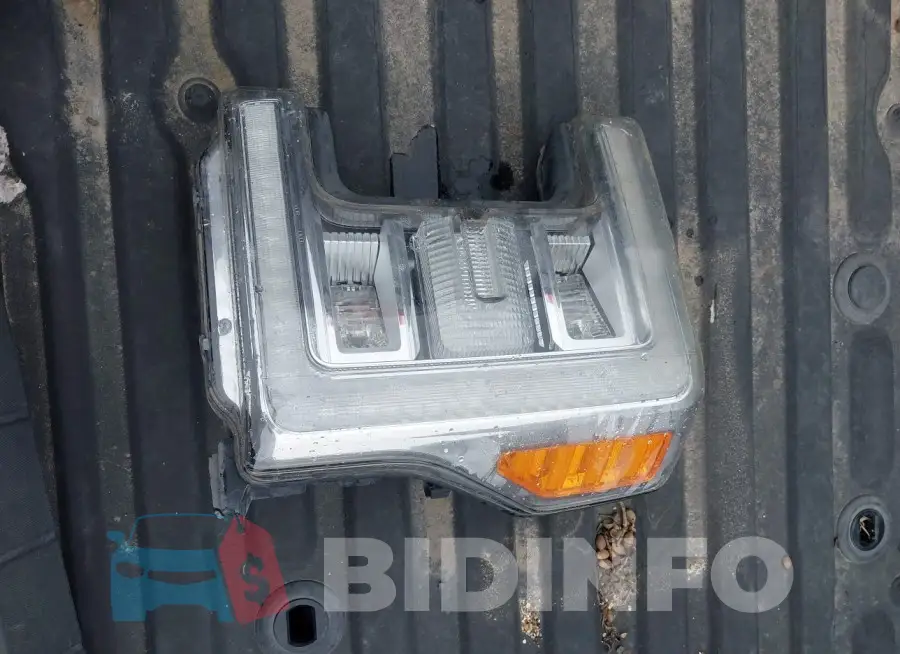 1FT7W2B61JEB71418 Photo# 12