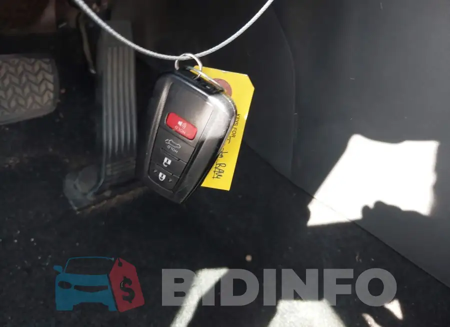 2T3EWRFV6KW031327 Photo# 11