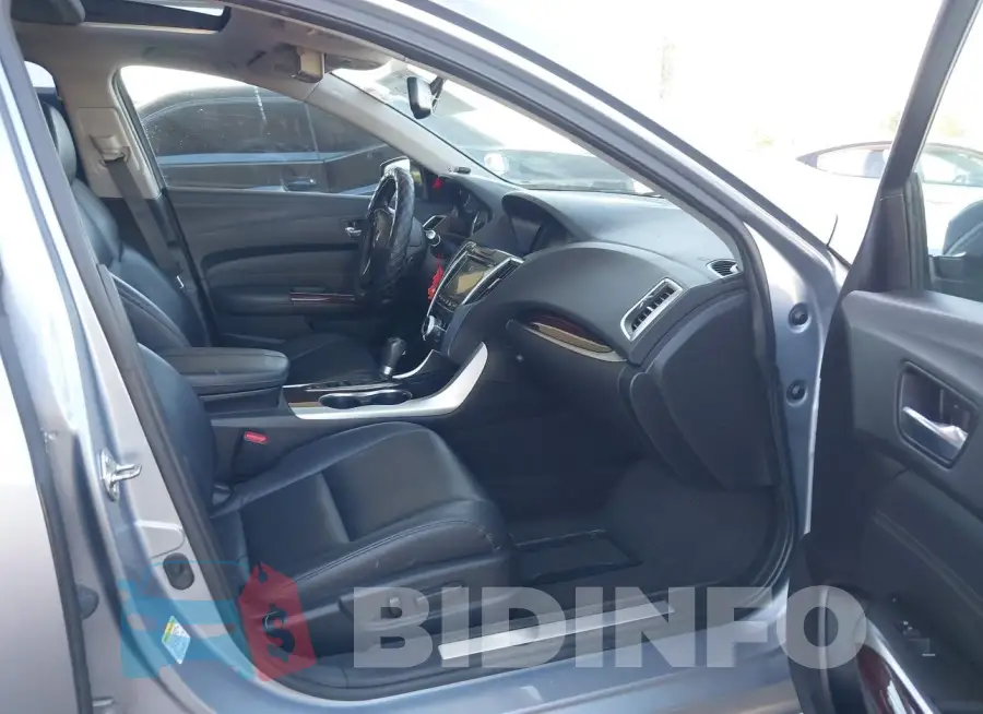 19UUB1F31FA013086 Photo# 5
