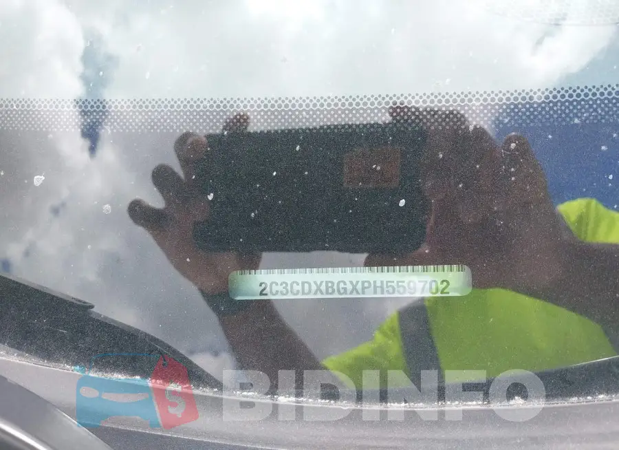 2C3CDXBGXPH559702 Photo# 9