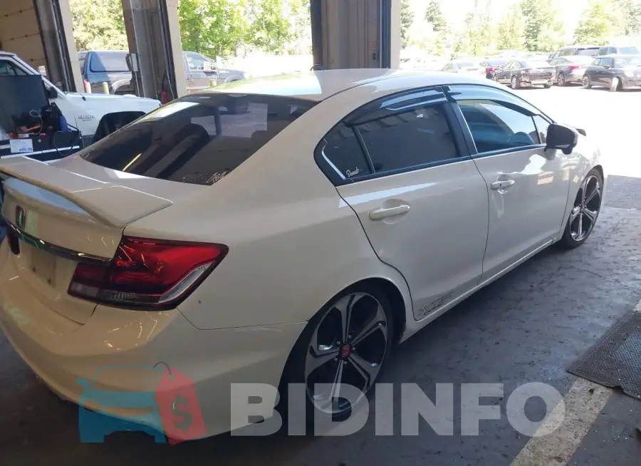 2HGFB6E50EH701184 Photo# 4