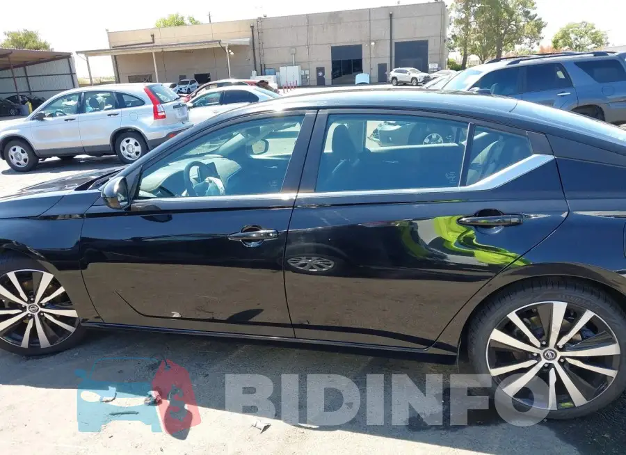 1N4BL4CV3LC185037 Photo# 15