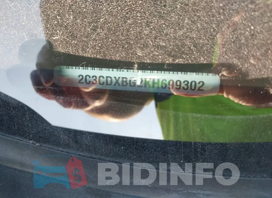 2C3CDXBG2KH699302 Photo# 9
