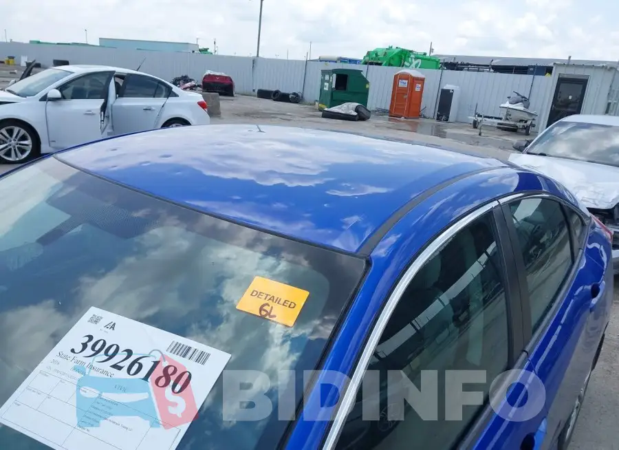 19XFC2F51GE035163 Photo# 17