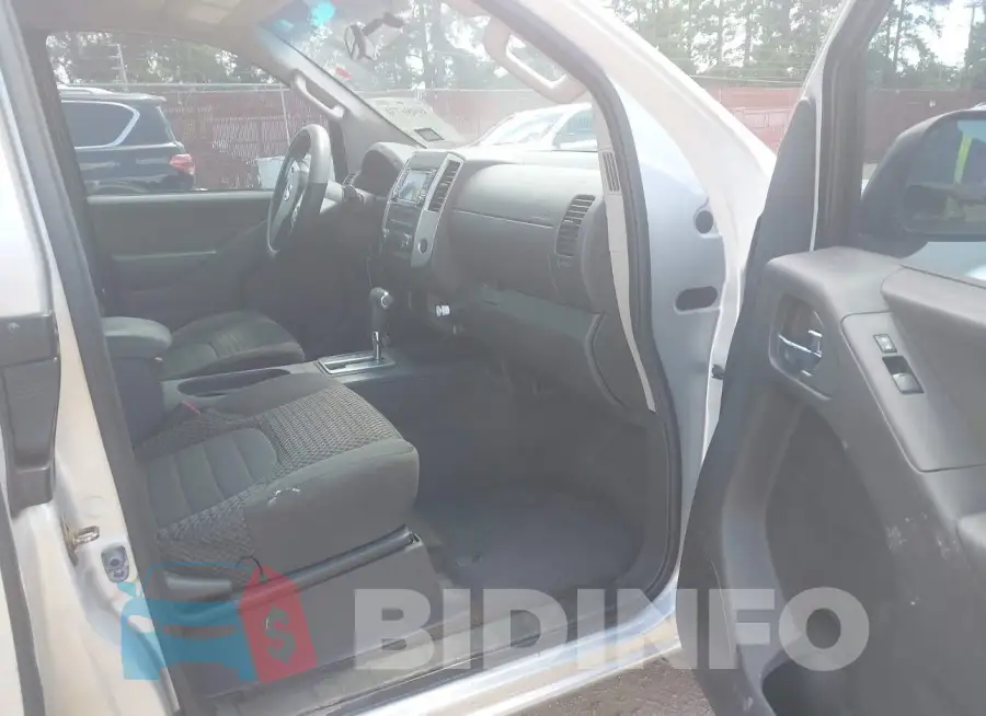 1N6BD0CT1FN716613 Photo# 5