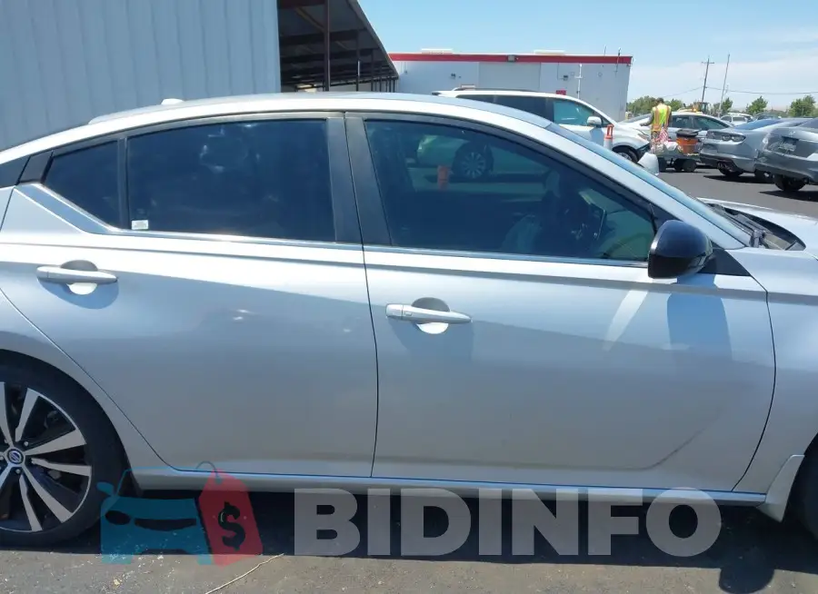 1N4BL4CV1LN307074 Photo# 14
