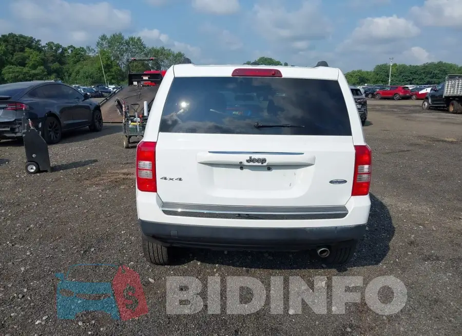 1C4NJRFB0GD724774 Photo# 16