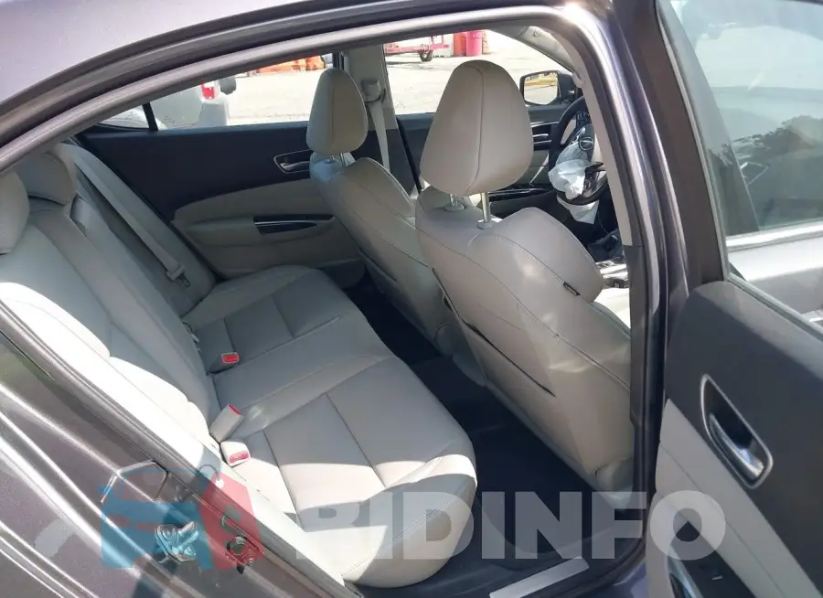 19UUB1F34JA011244 Photo# 8