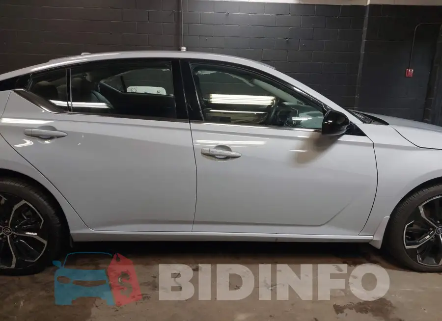 1N4BL4CV2PN380668 Photo# 13