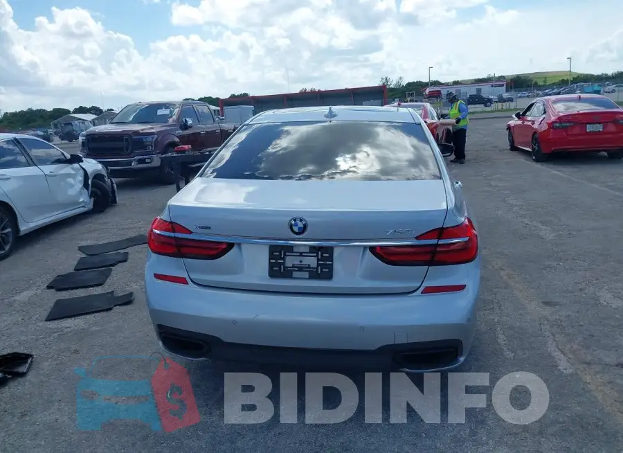 WBA7F2C52KB239778 Photo# 16