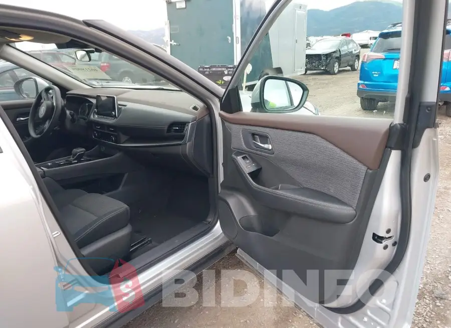 5N1BT3BA3PC792995 Photo# 5