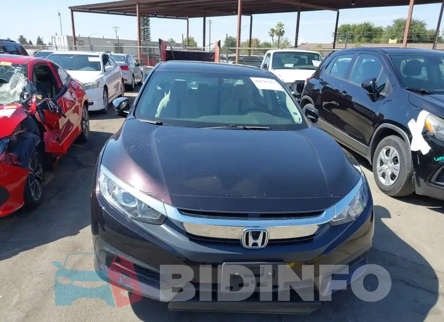 19XFC2F52JE209622 Photo# 12