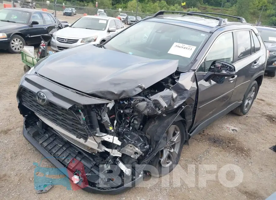 2T3P1RFV6RC412856 Photo# 2