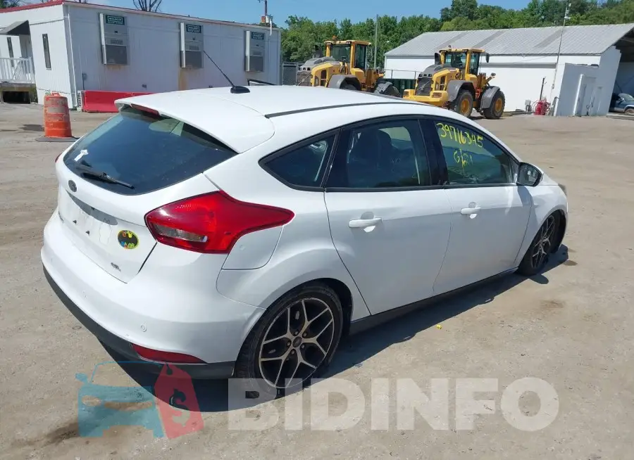 1FADP3M29JL308915 Photo# 4