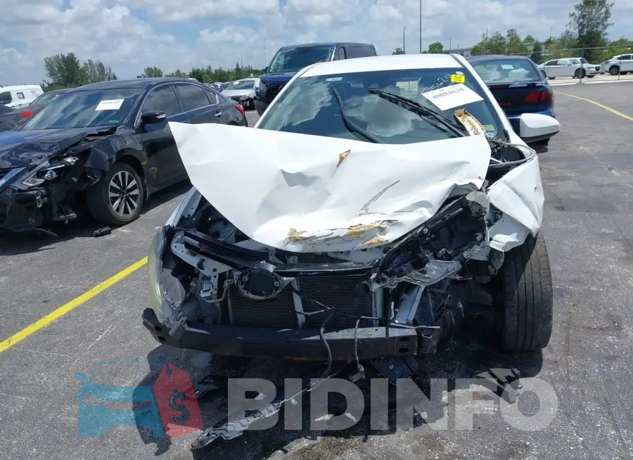 2T1BURHE3HC756201 Photo# 6