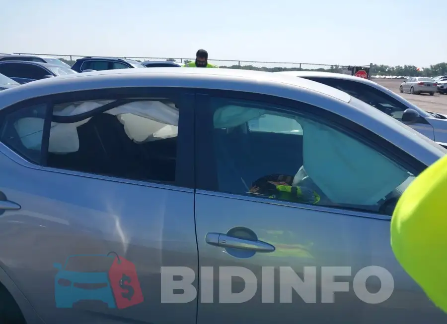 3N1AB8CV2PY241081 Photo# 13