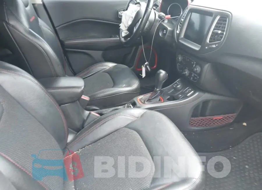 3C4NJDDB7LT221513 Photo# 5