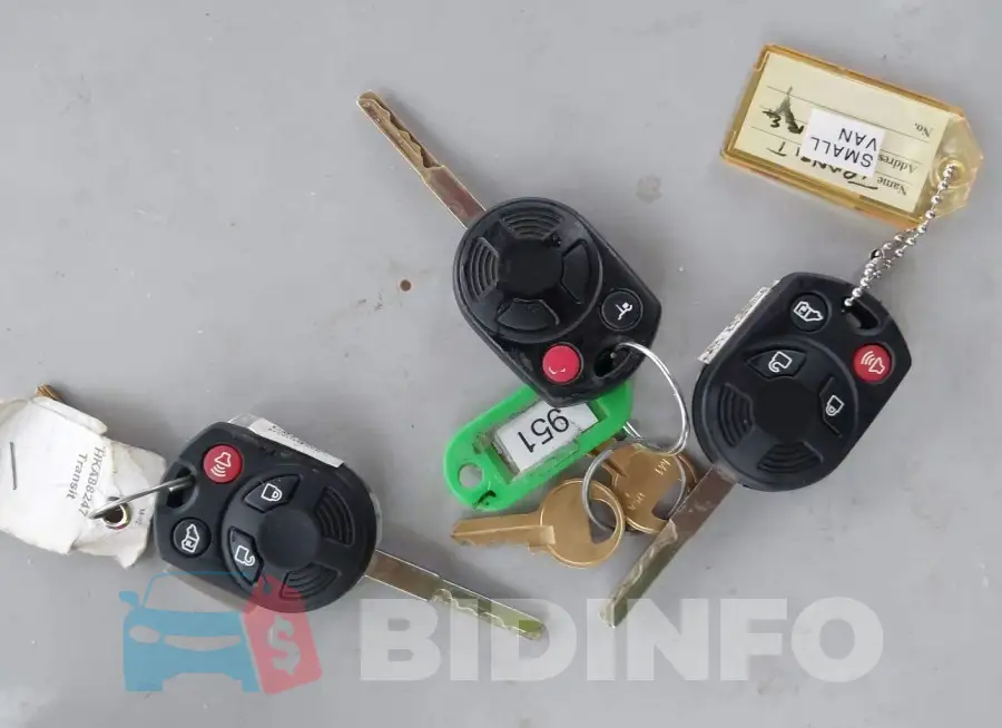 1FTBW2CM8HKA88247 Photo# 11