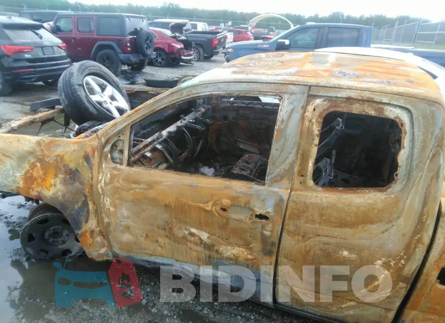 1GCHSAEA3F1231644 Photo# 6