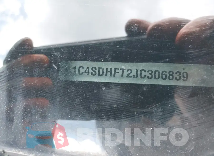 1C4SDHFT2JC306839 Photo# 9